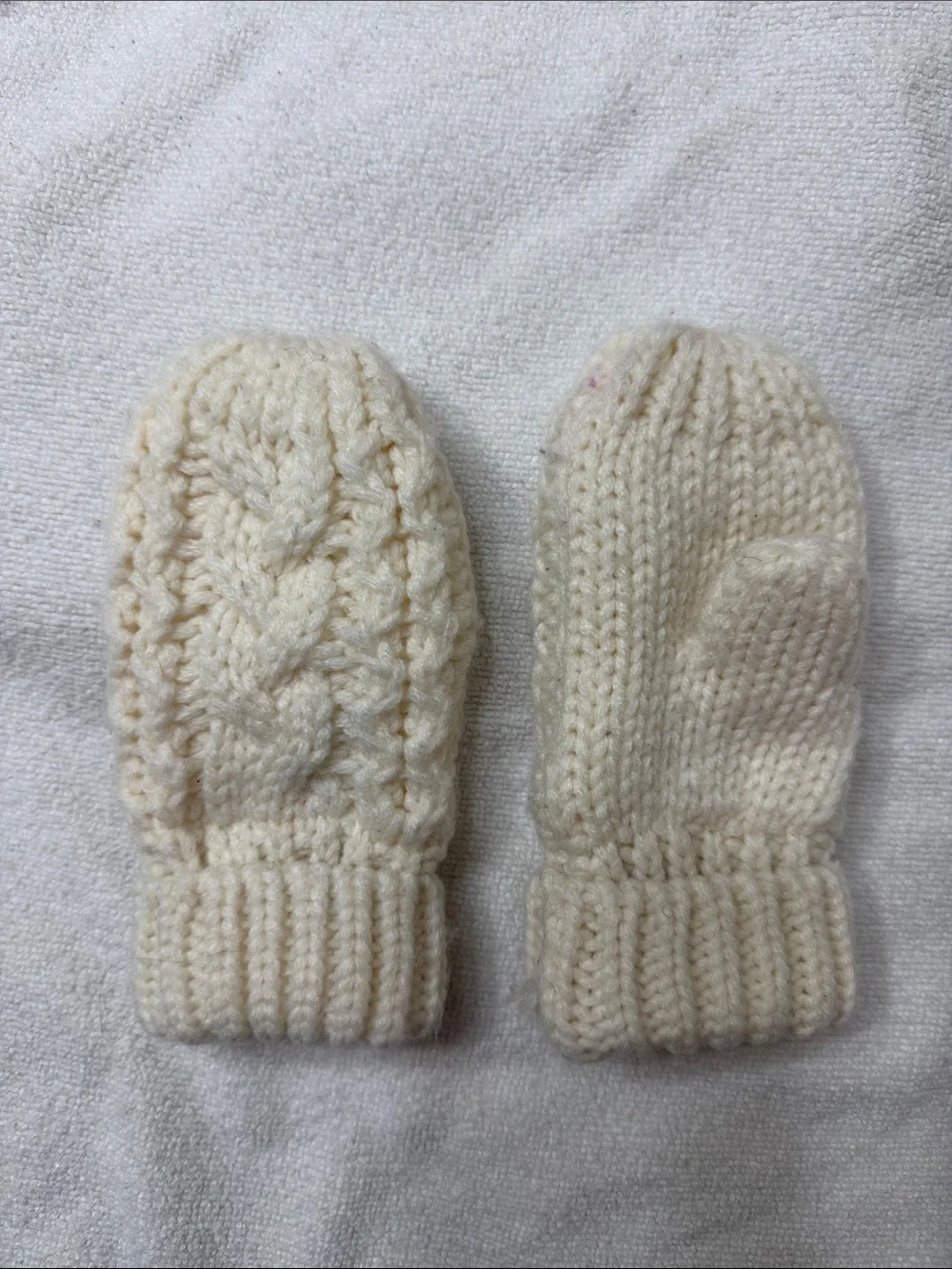 GAP Cream Cable Knit Kids Mittens
